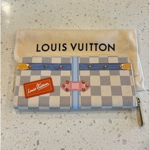 Louis Vuitton Summer Trunk Wallet! 💜
